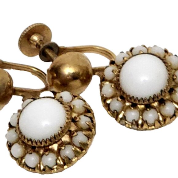 Vintage RARE Vargas Gold Filled White Confetti Flower Bead Screw On Earrings - Picture 5 of 10